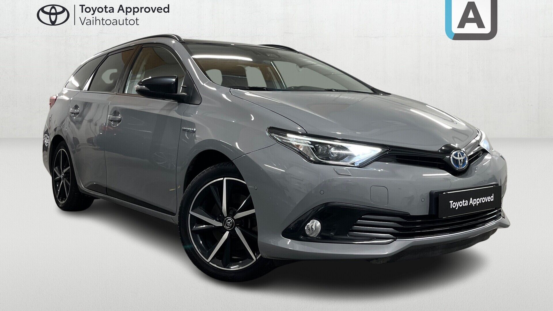 Toyota Auris iso kuva 5