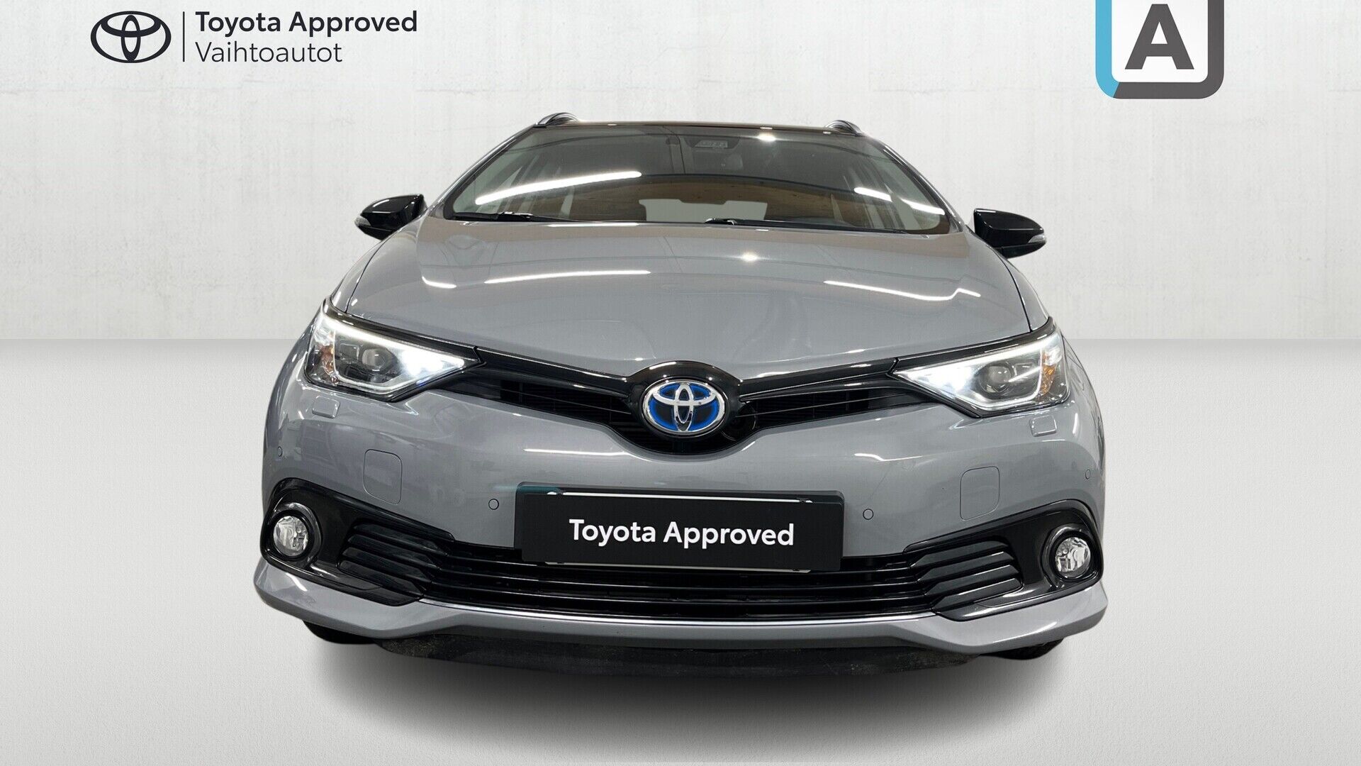 Toyota Auris iso kuva 6