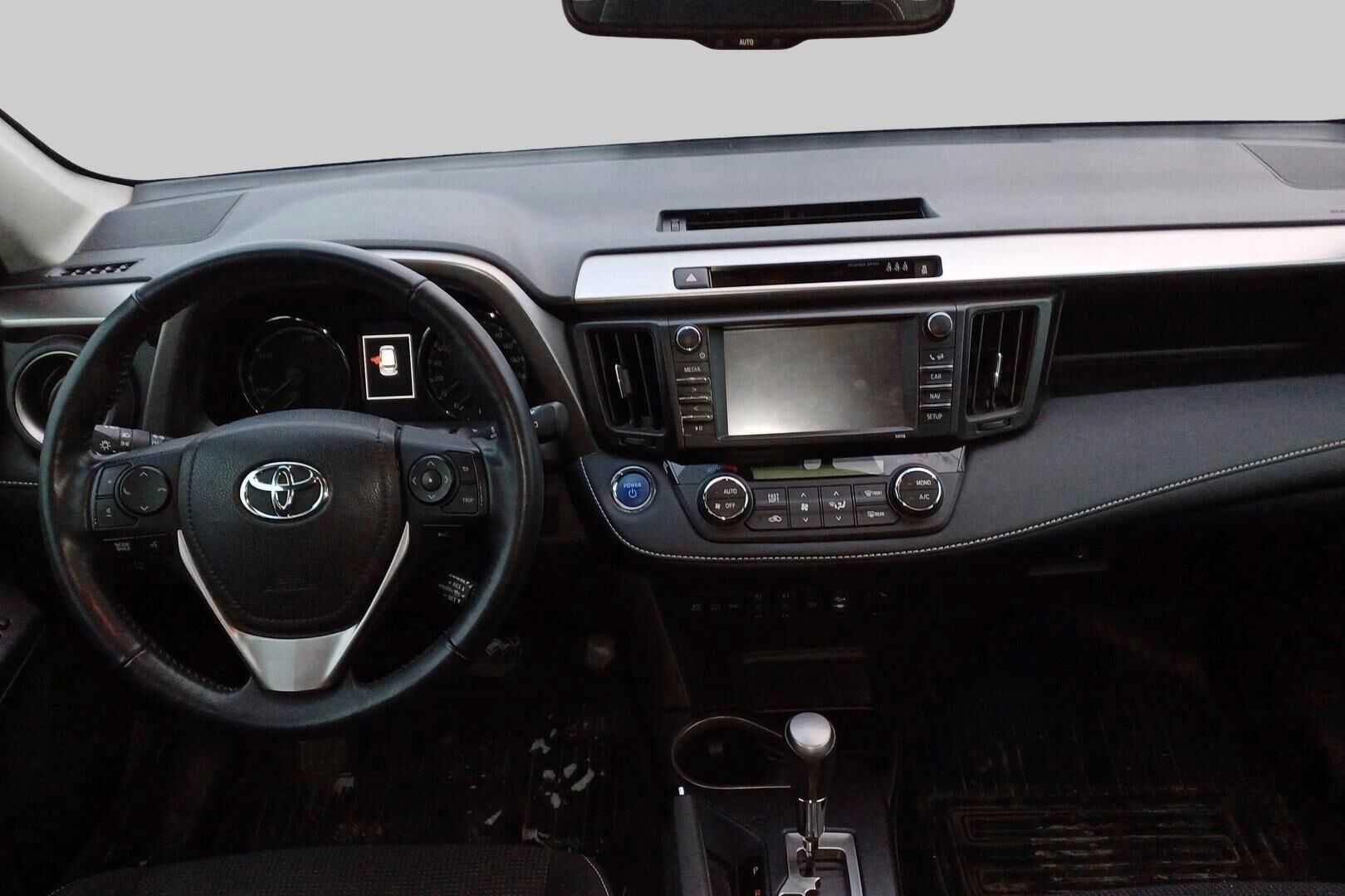 Toyota RAV4 iso kuva 1