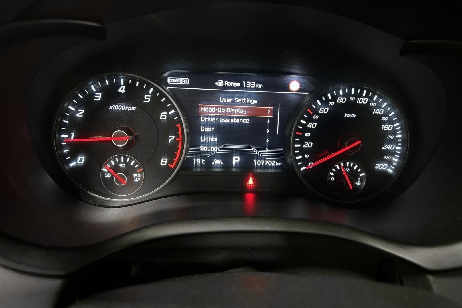 Kia Stinger iso kuva 10