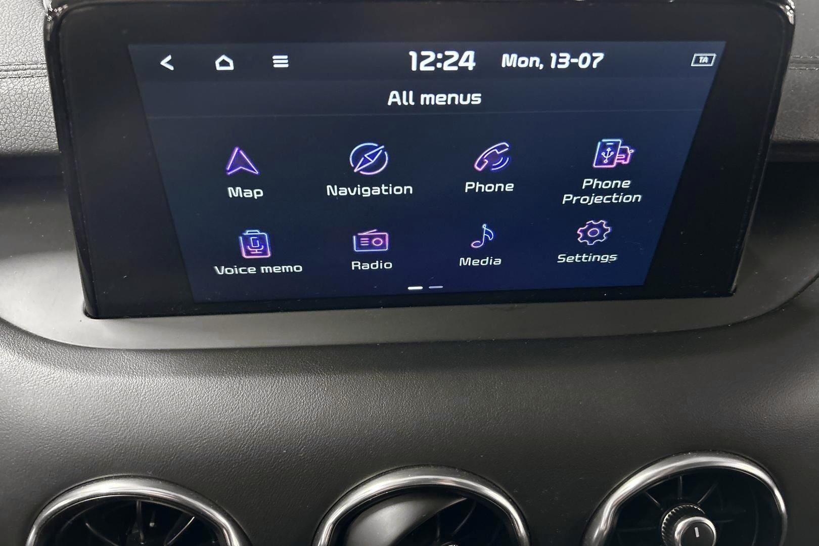Kia Stinger iso kuva 12