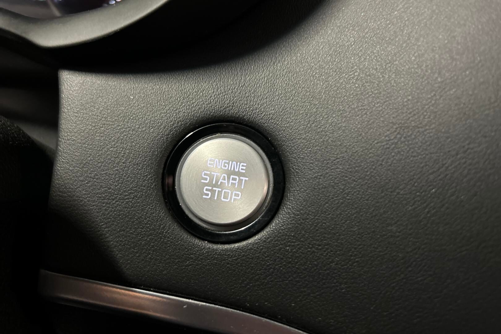 Kia Stinger iso kuva 16