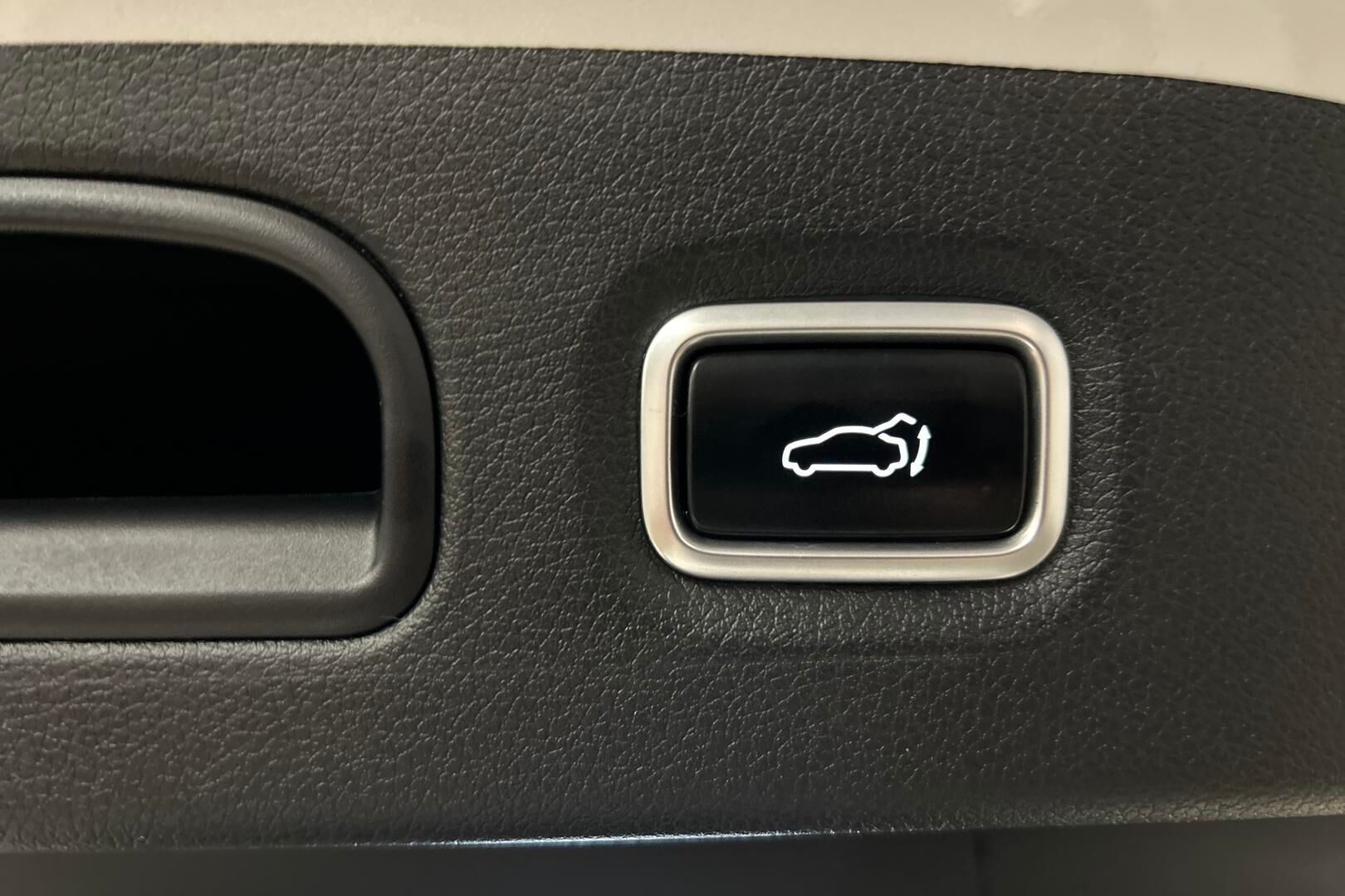 Kia Stinger iso kuva 25