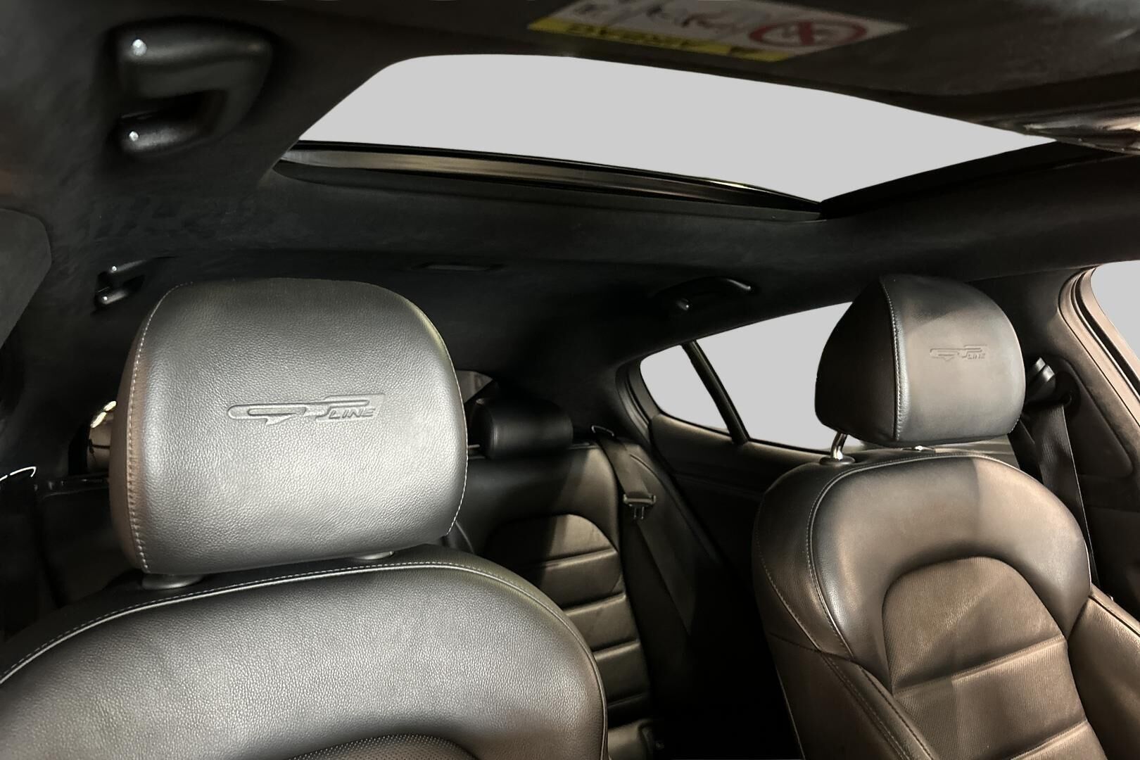 Kia Stinger iso kuva 26
