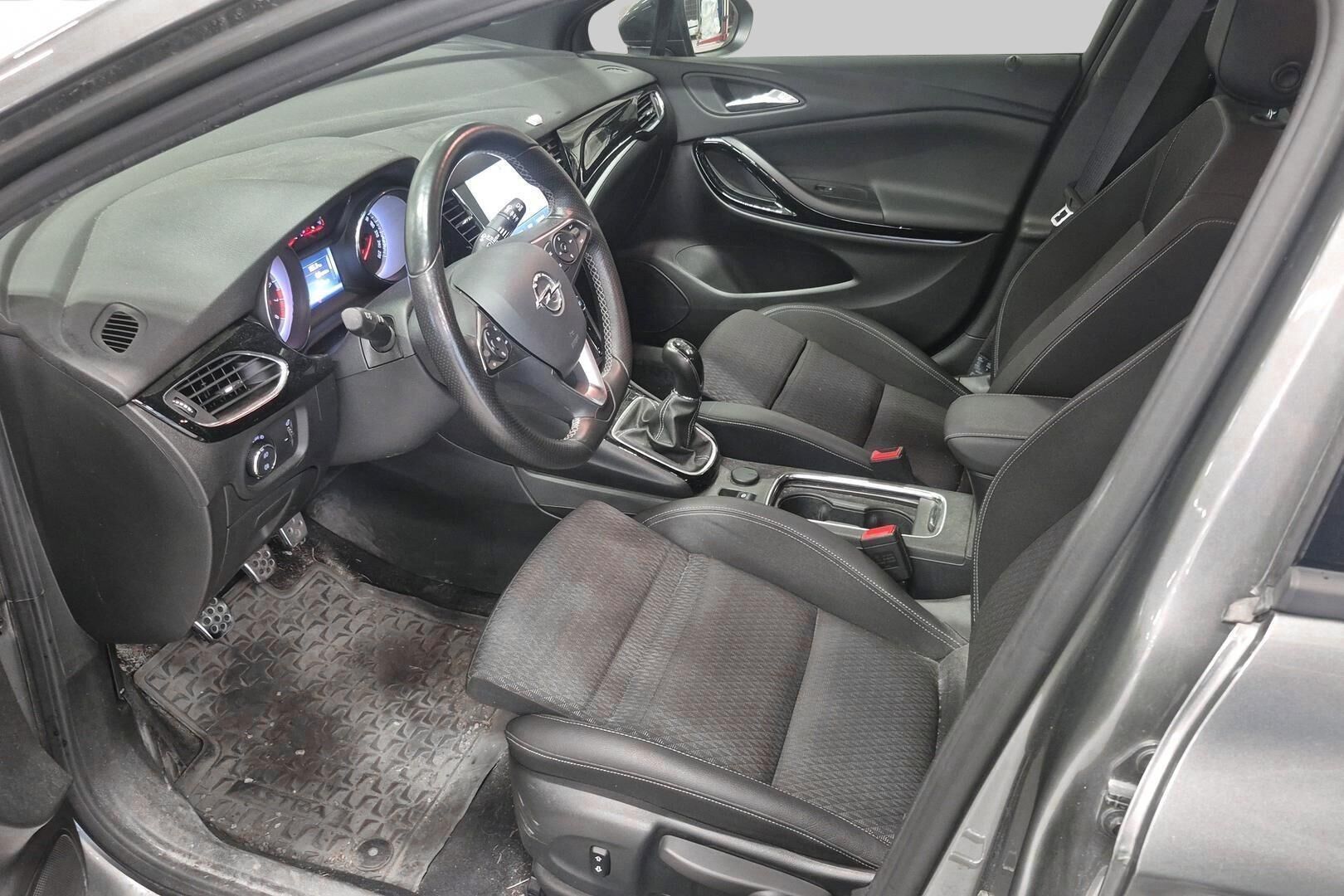 Opel Astra iso kuva 2