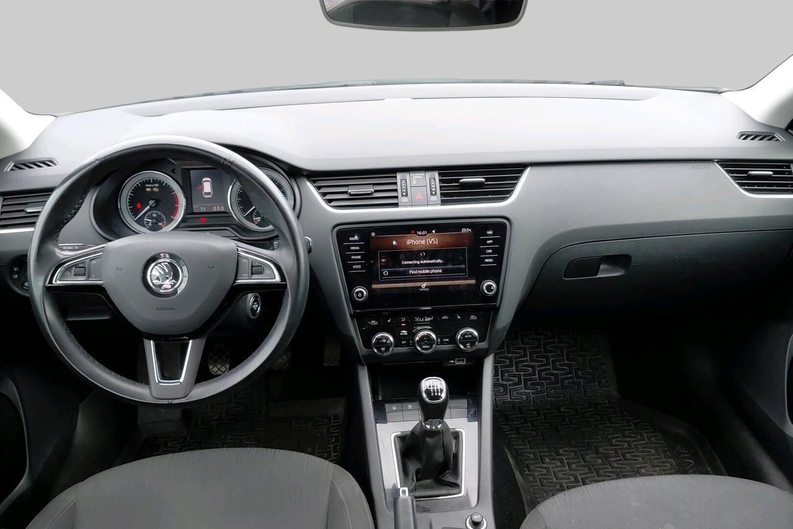 Skoda Octavia iso kuva 4