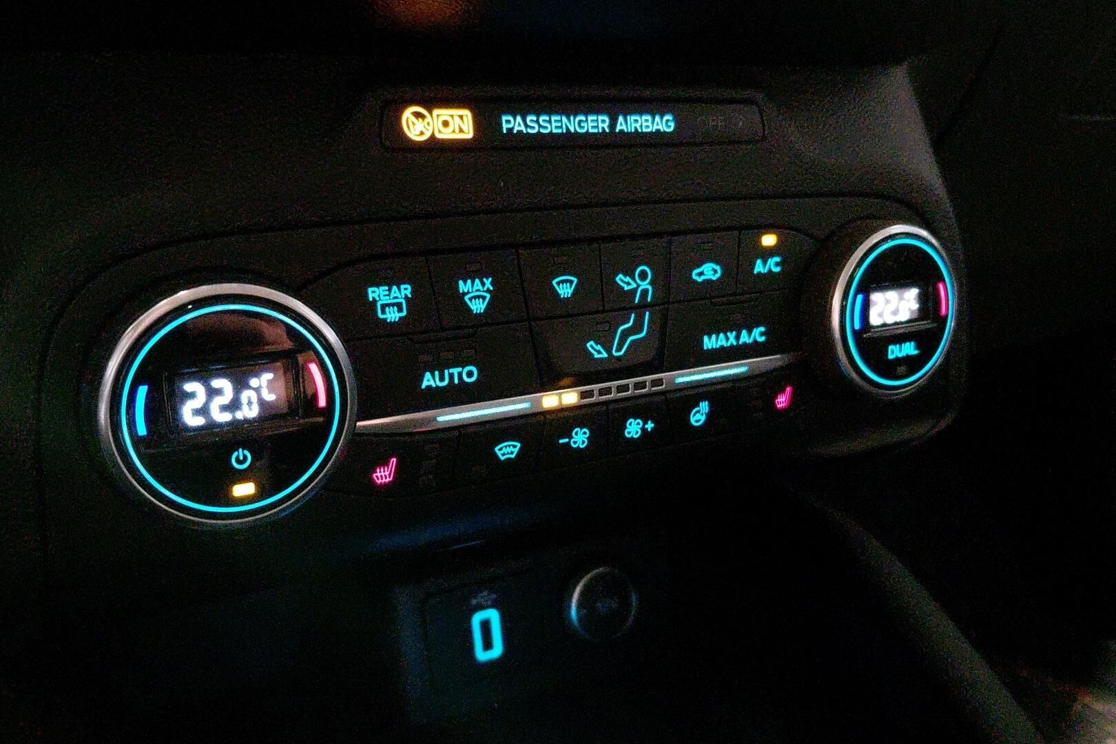 Ford Focus iso kuva 5