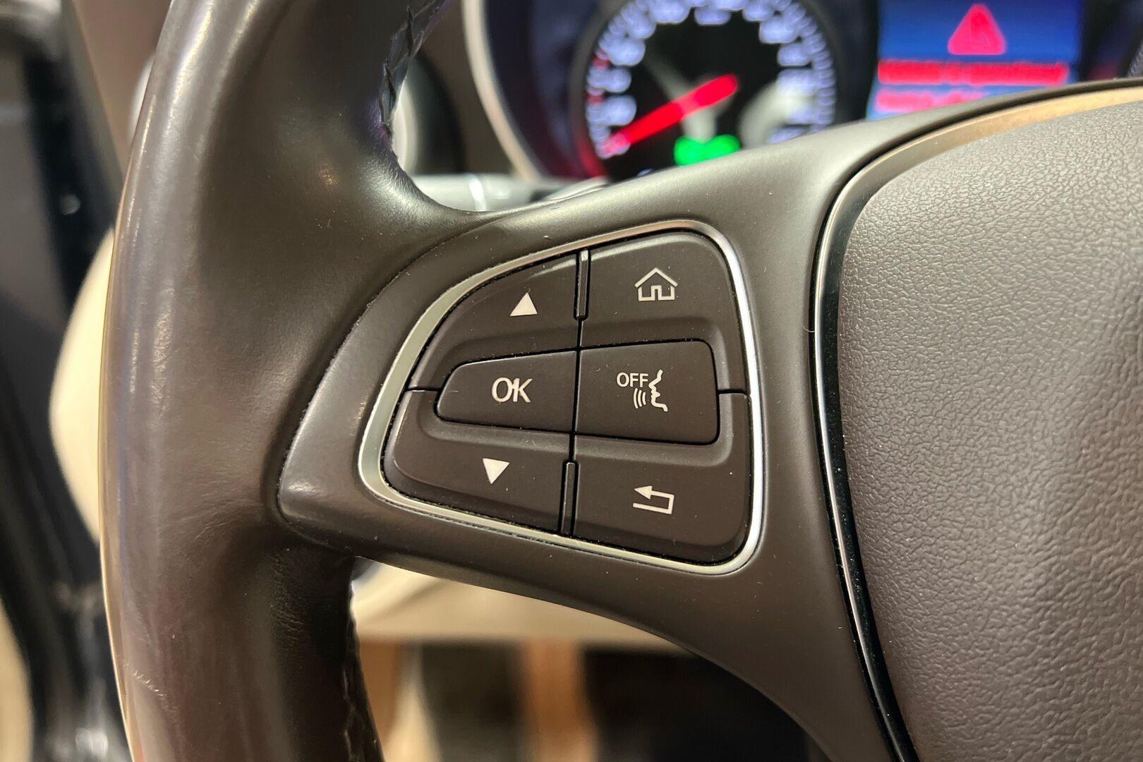 Mercedes-Benz C iso kuva 10