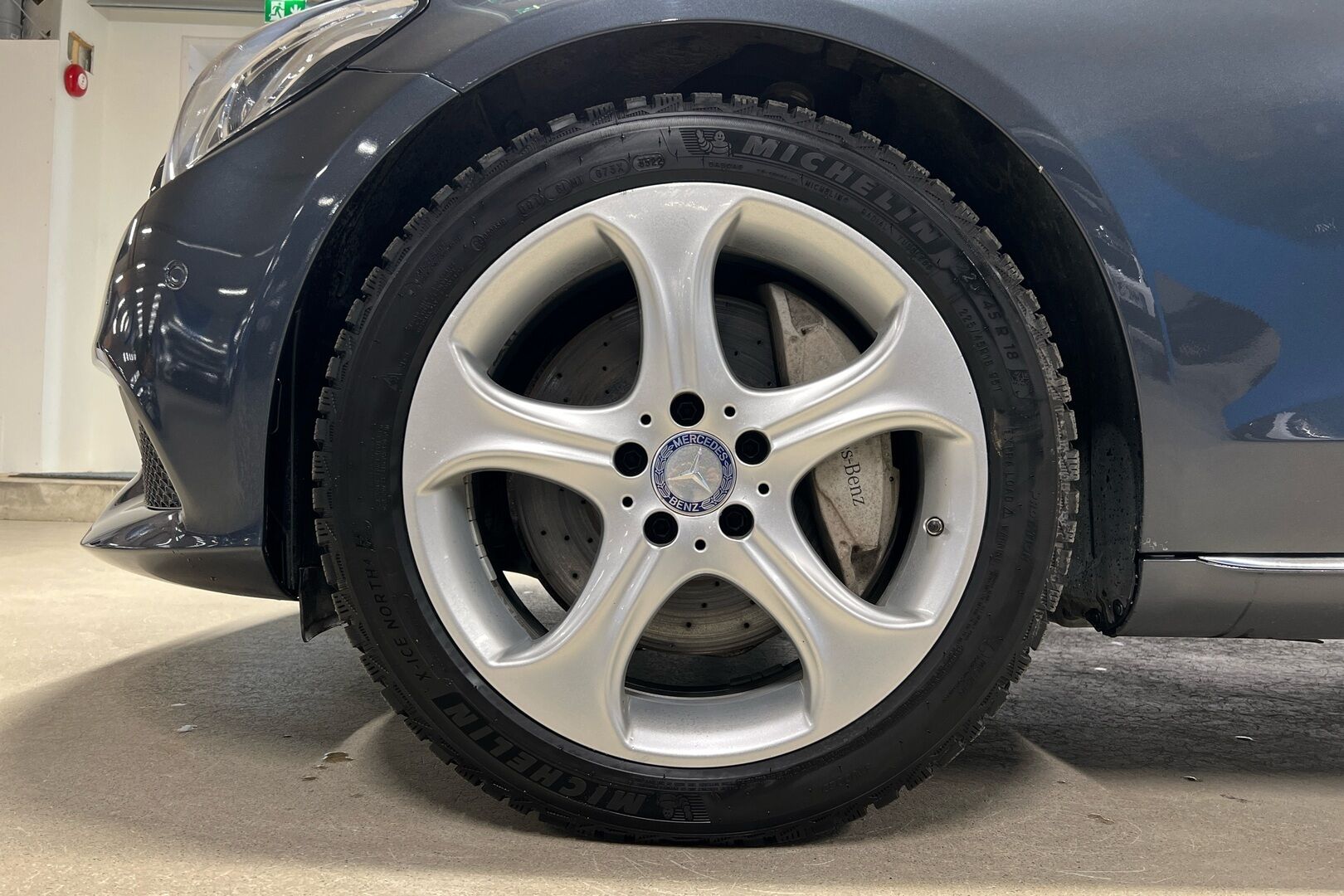 Mercedes-Benz C iso kuva 17
