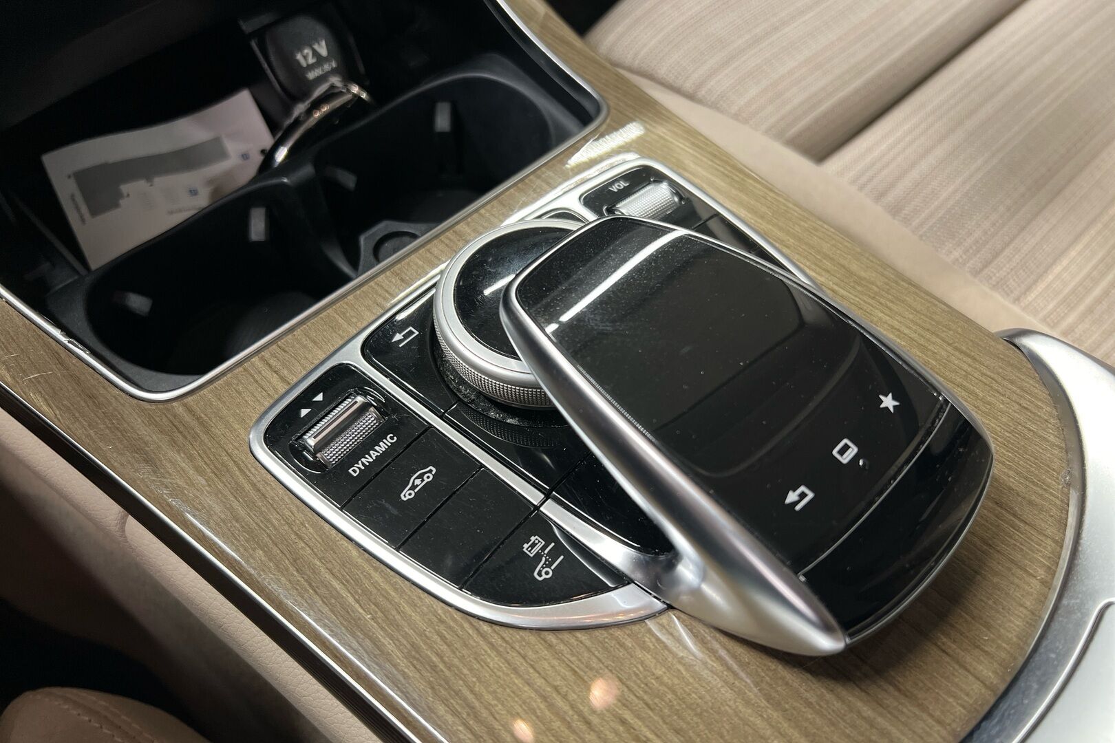 Mercedes-Benz C iso kuva 8