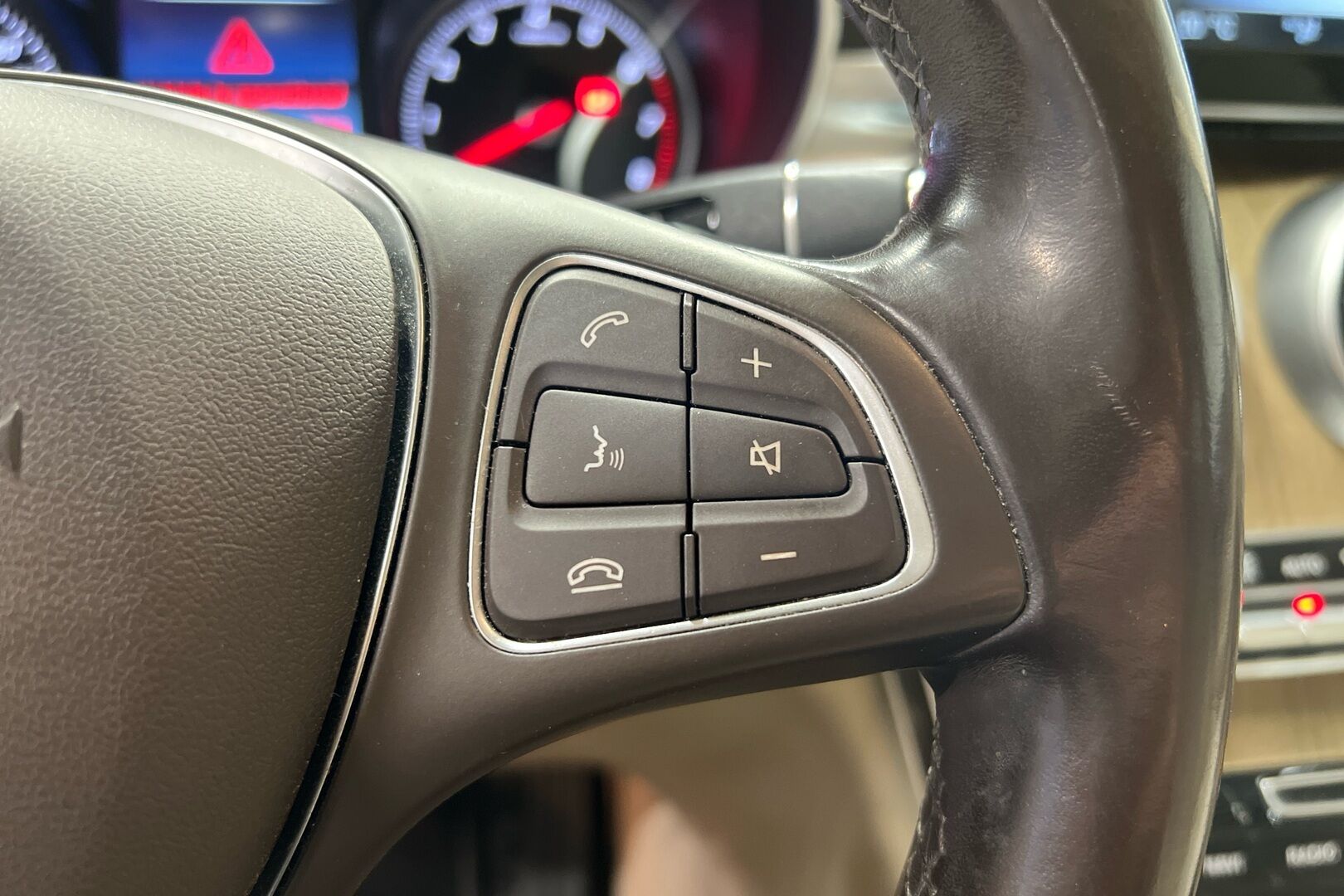 Mercedes-Benz C iso kuva 9