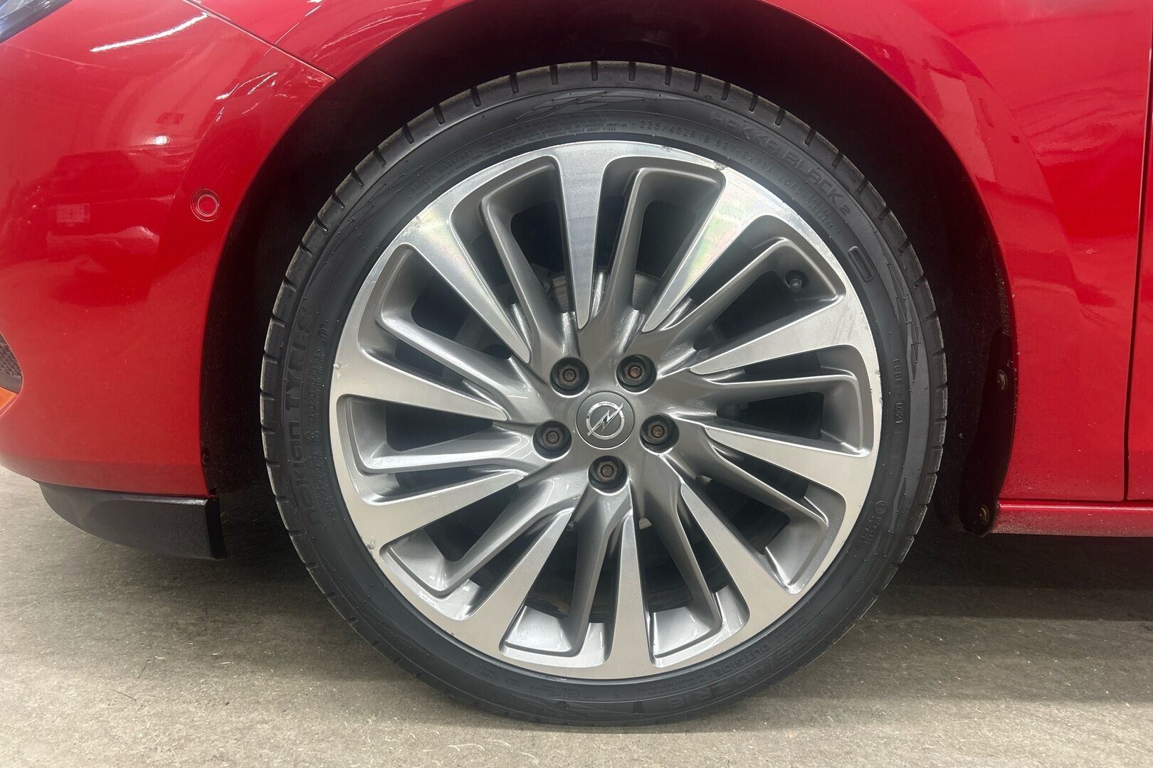 Opel Astra iso kuva 22