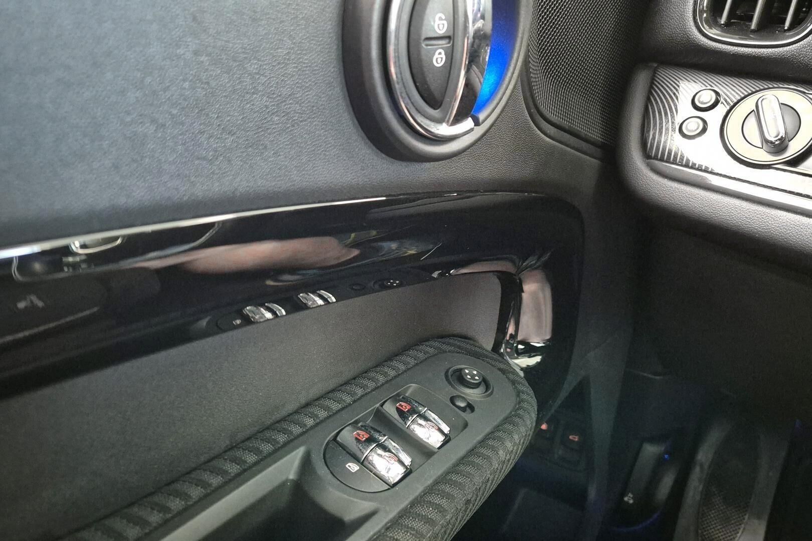 Mini Countryman iso kuva 22