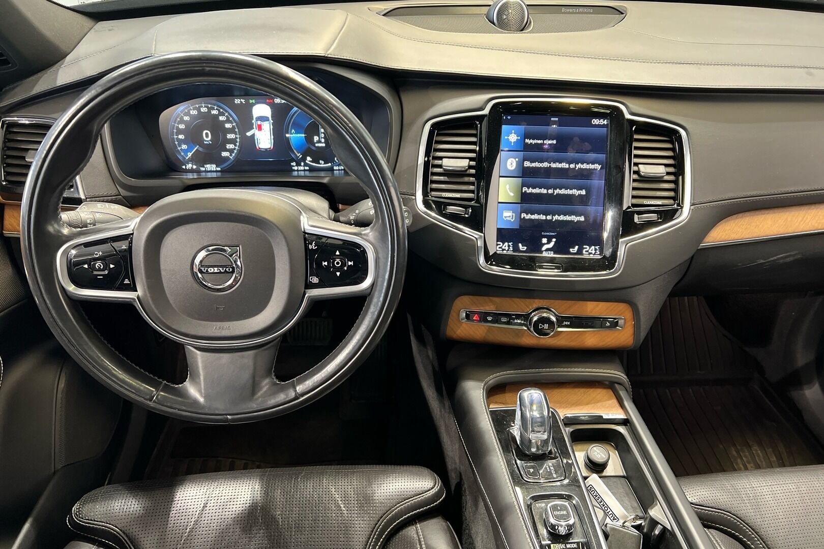 Volvo XC90 iso kuva 11