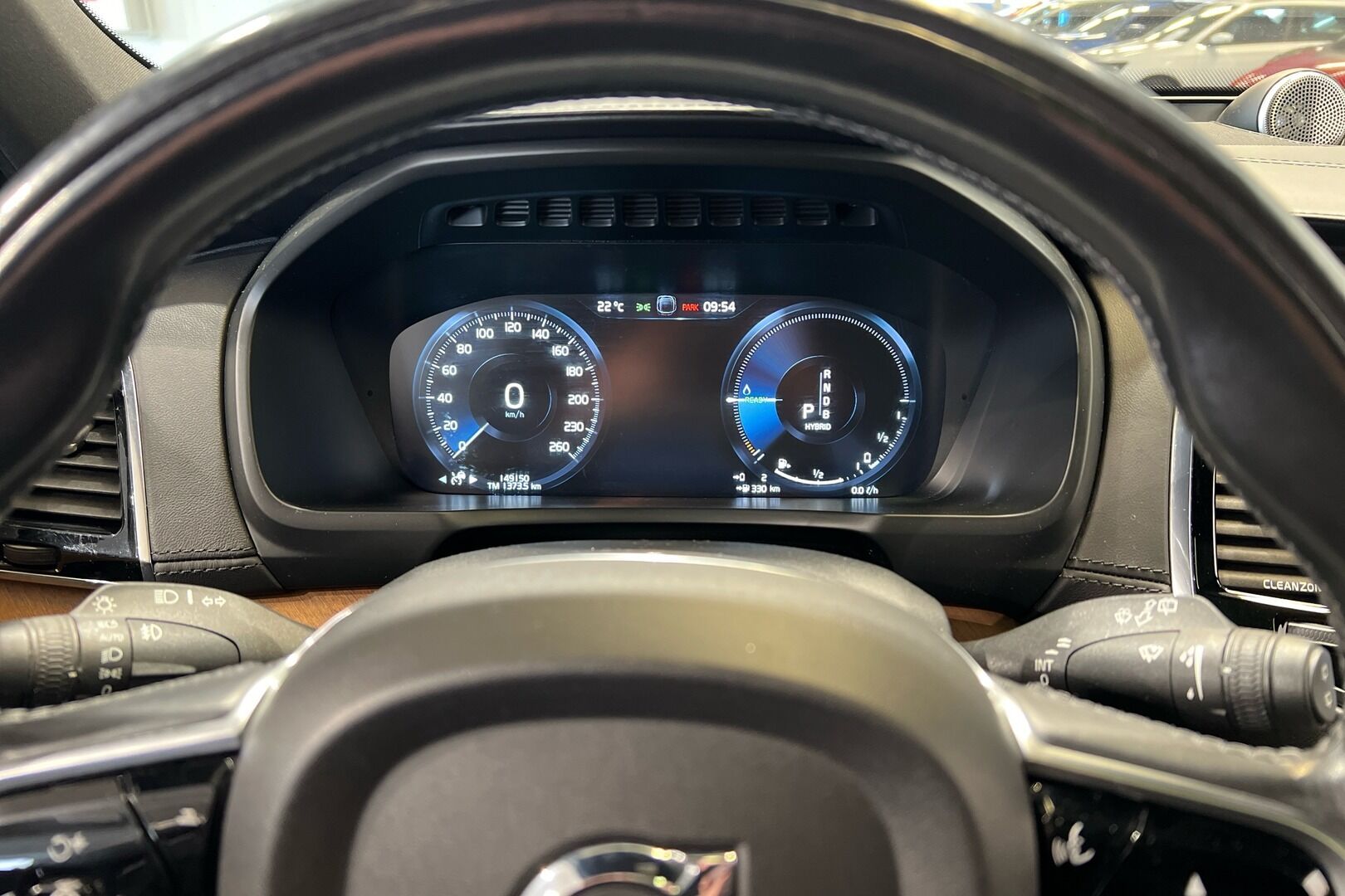 Volvo XC90 iso kuva 13