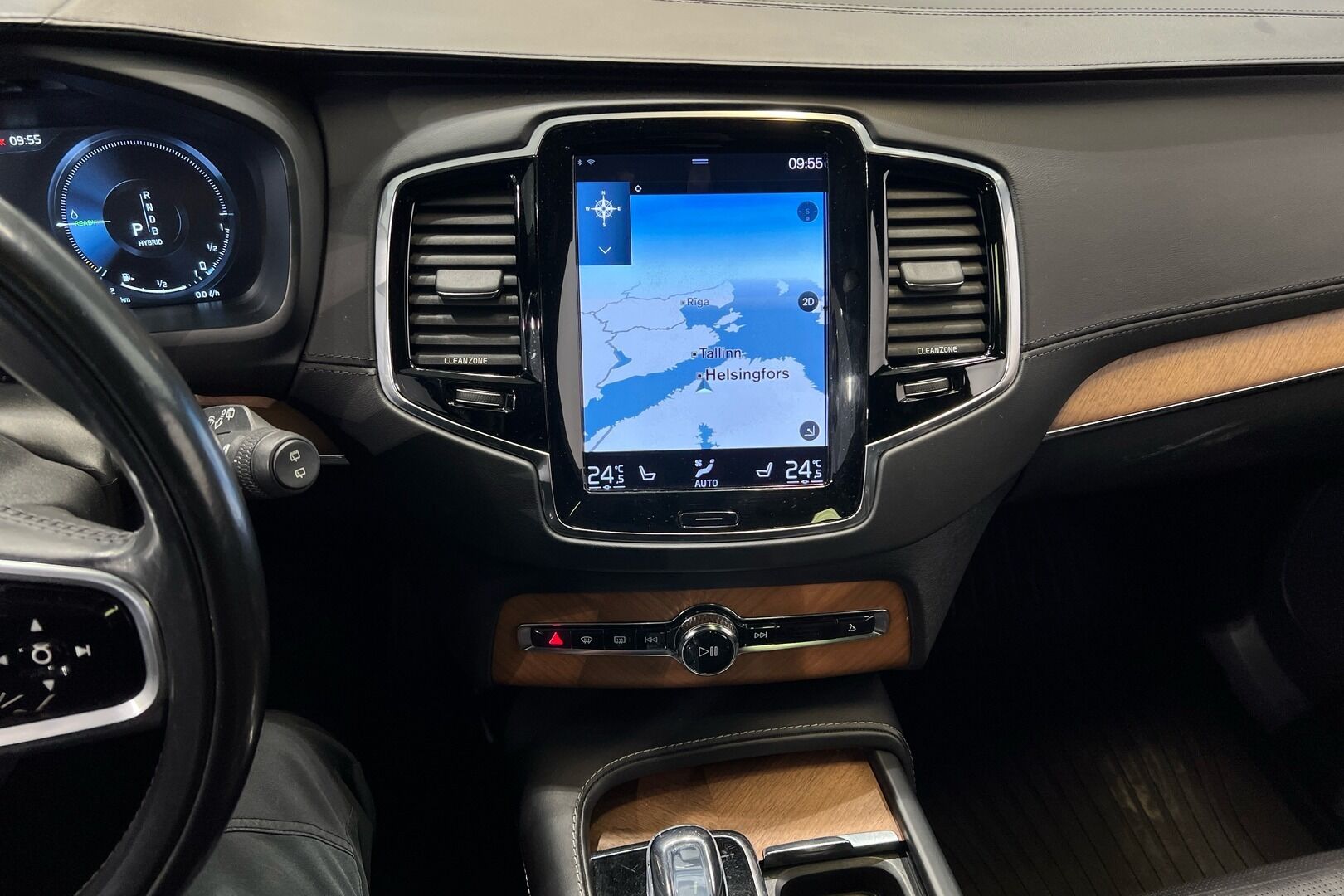 Volvo XC90 iso kuva 14