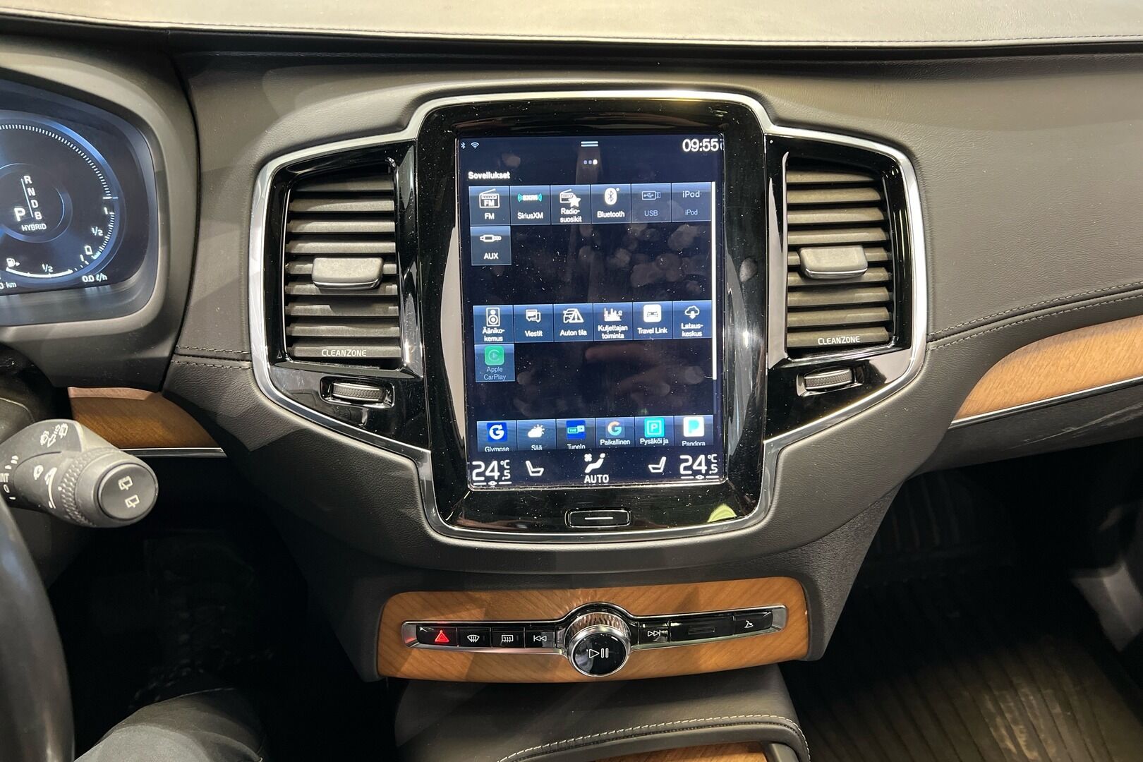 Volvo XC90 iso kuva 15