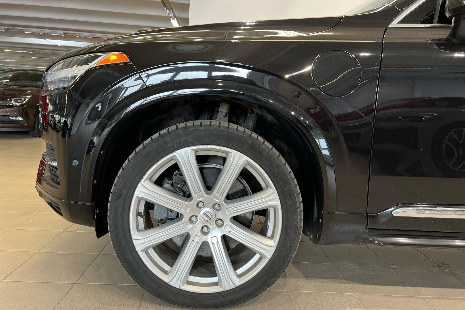 Volvo XC90 iso kuva 6
