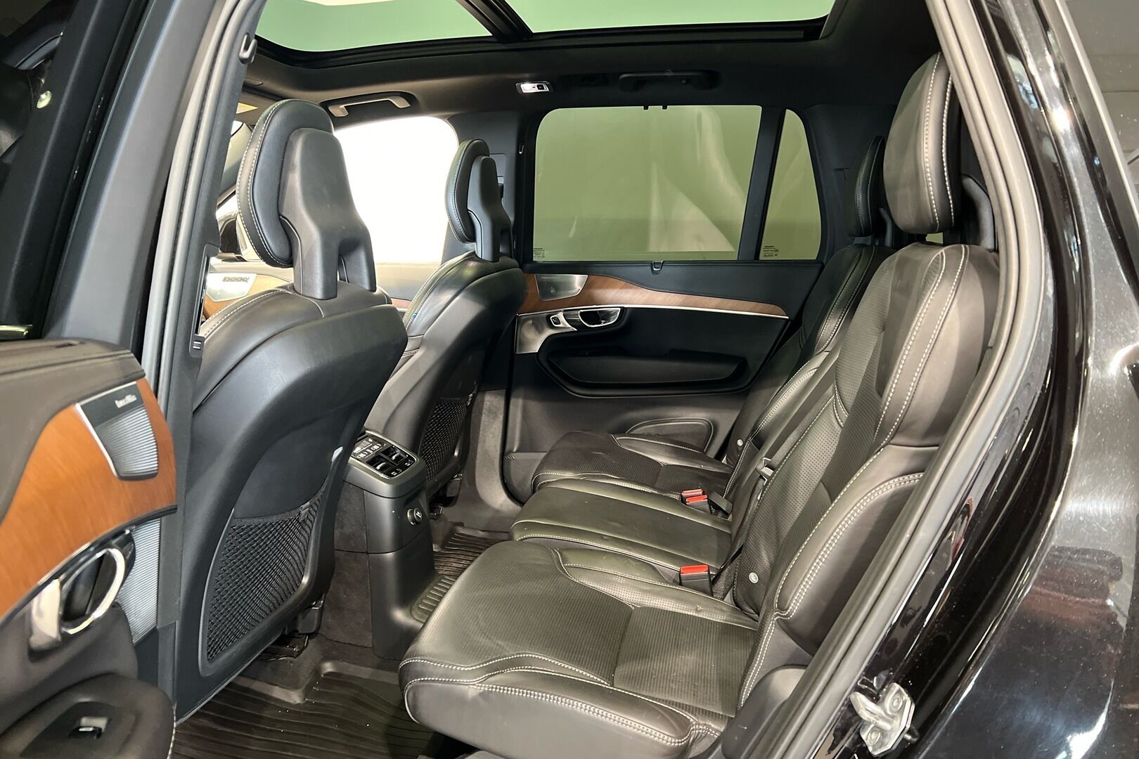 Volvo XC90 iso kuva 9