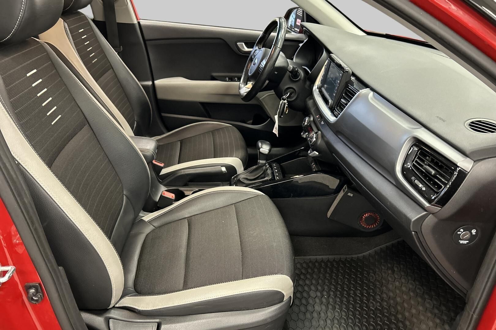 Kia Stonic iso kuva 27