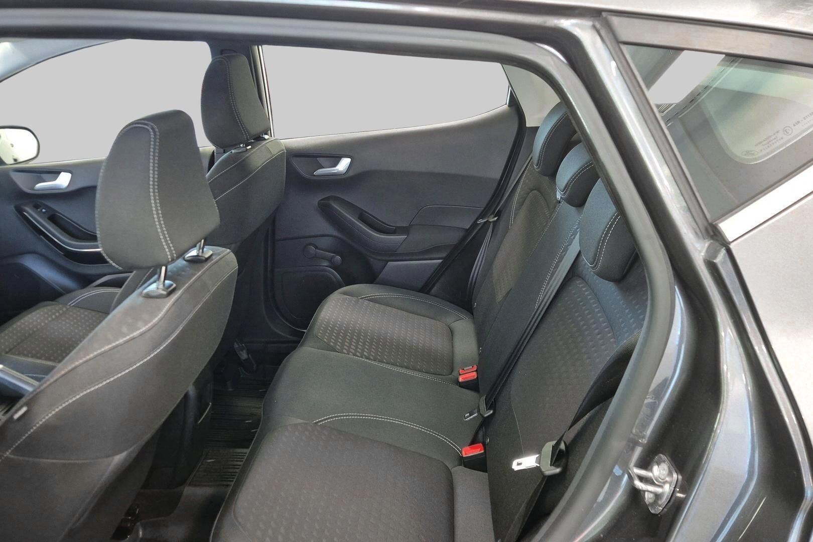 Ford Fiesta iso kuva 9