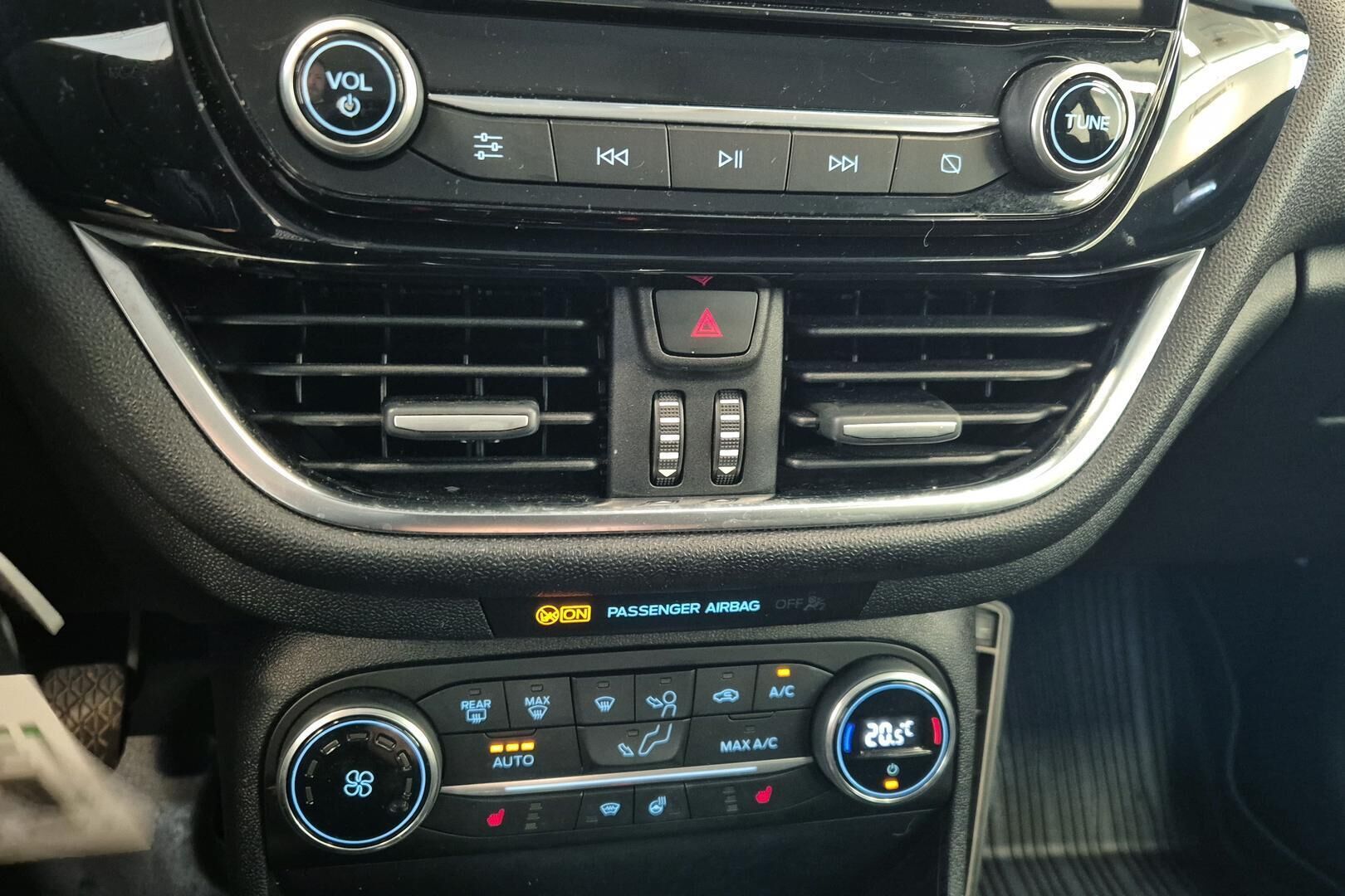 Ford Fiesta iso kuva 21