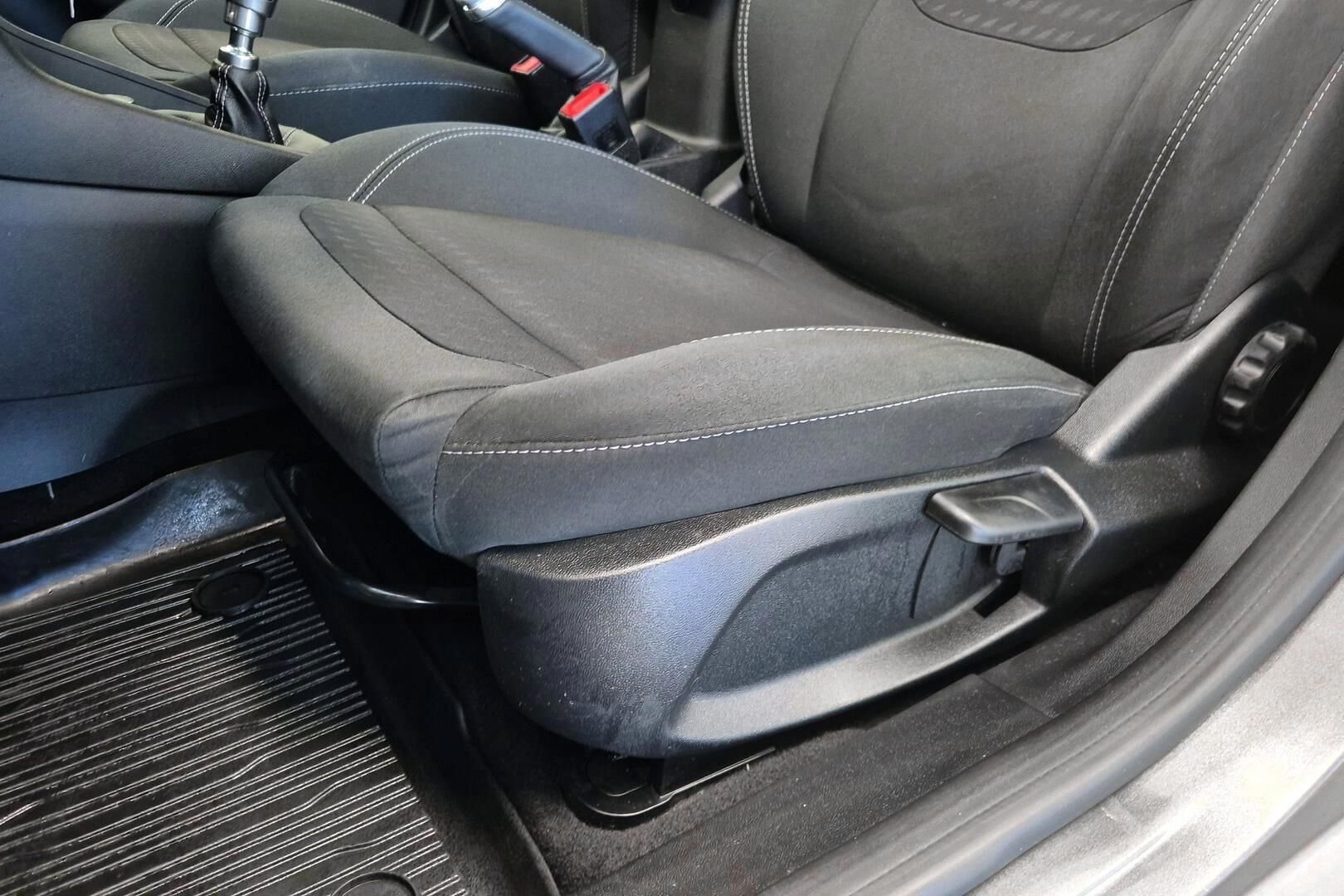 Ford Fiesta iso kuva 16