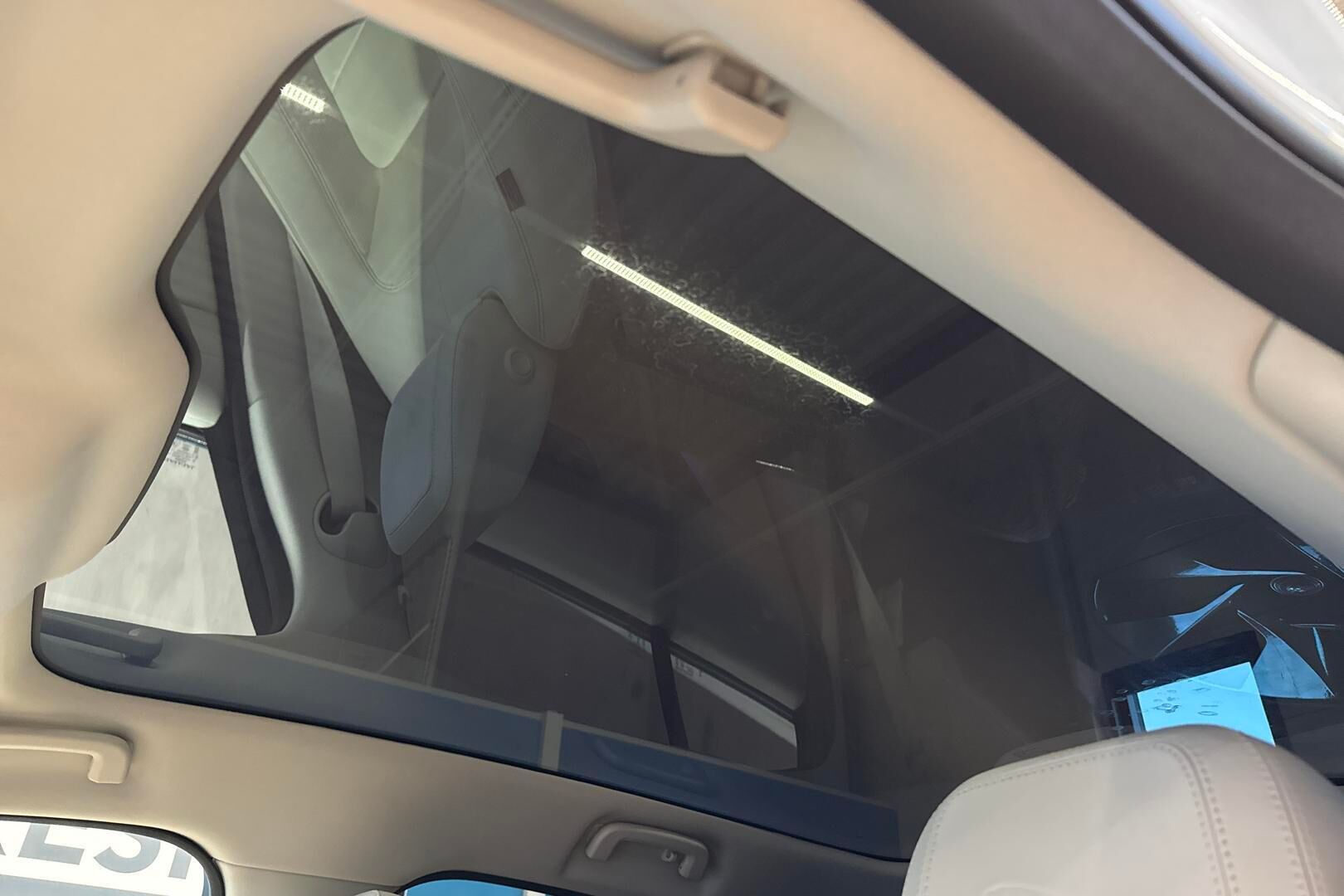 Jaguar I-PACE iso kuva 28
