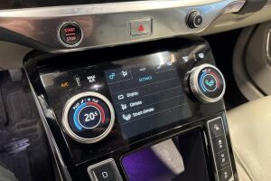 Jaguar I-PACE esikatselu 16