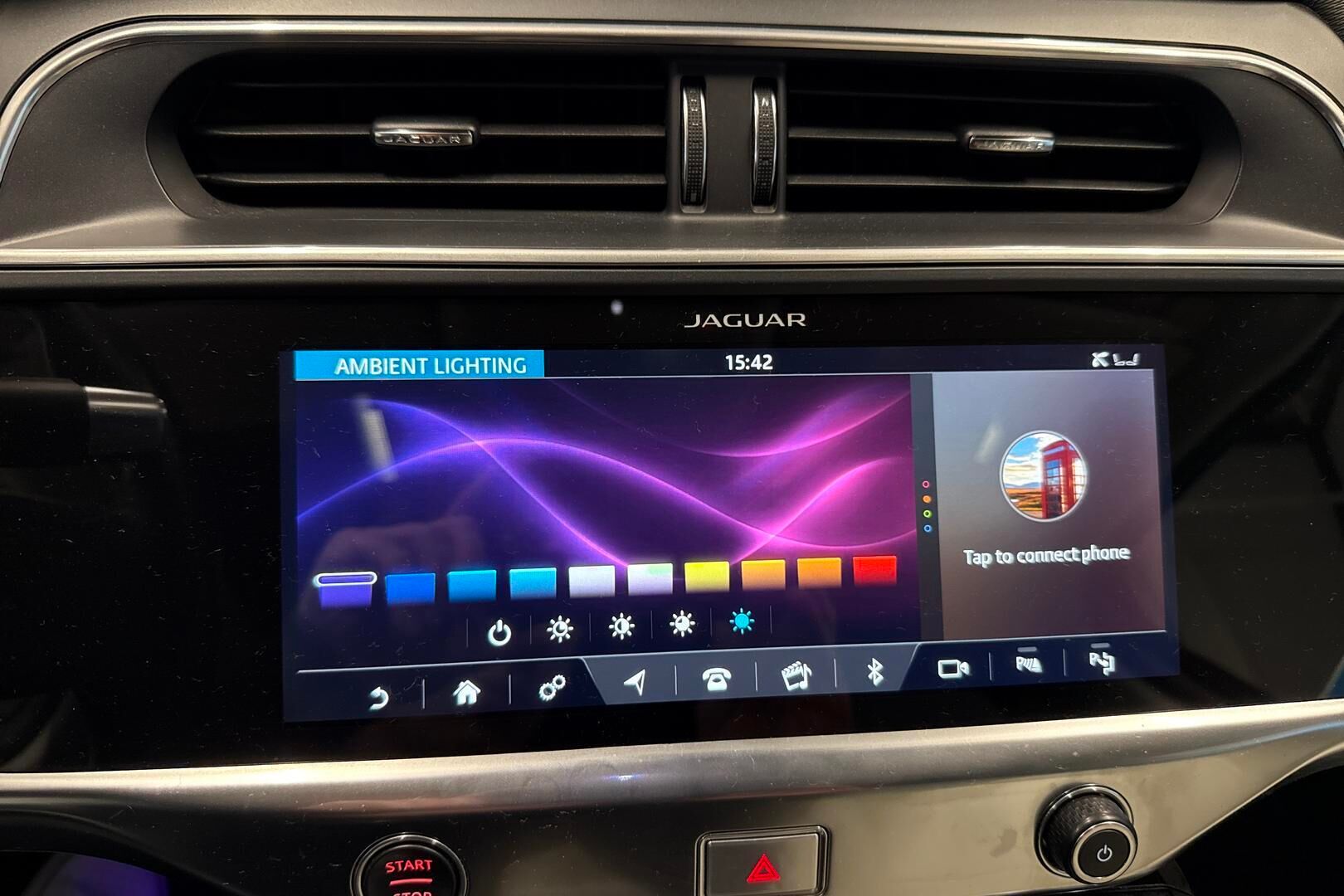 Jaguar I-PACE iso kuva 21