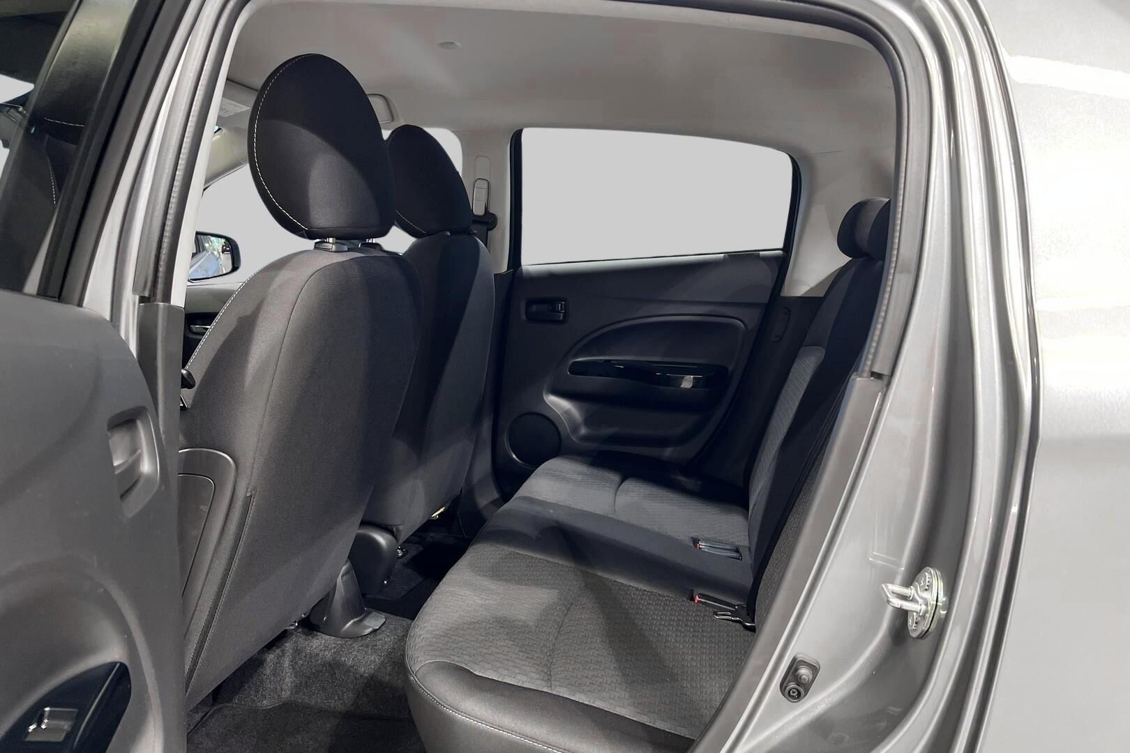Mitsubishi Space Star iso kuva 10