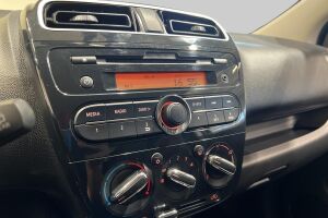 Mitsubishi Space Star esikatselu 15