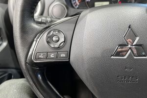 Mitsubishi Space Star esikatselu 20