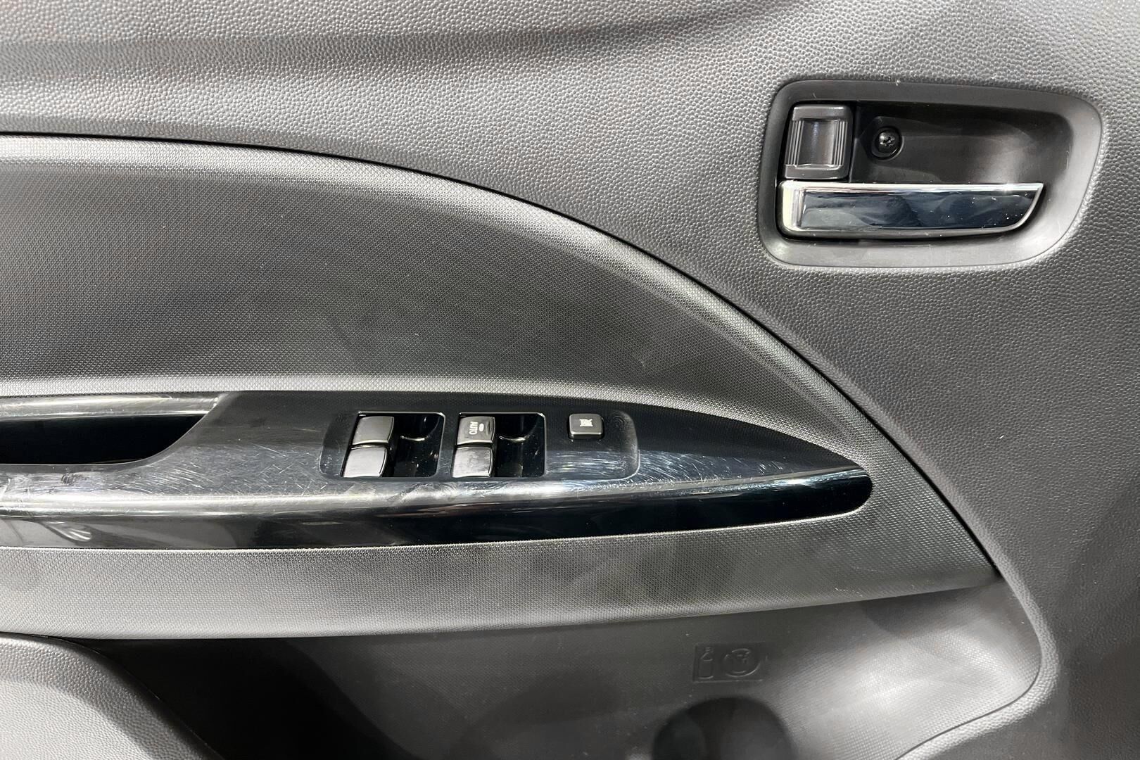 Mitsubishi Space Star iso kuva 22