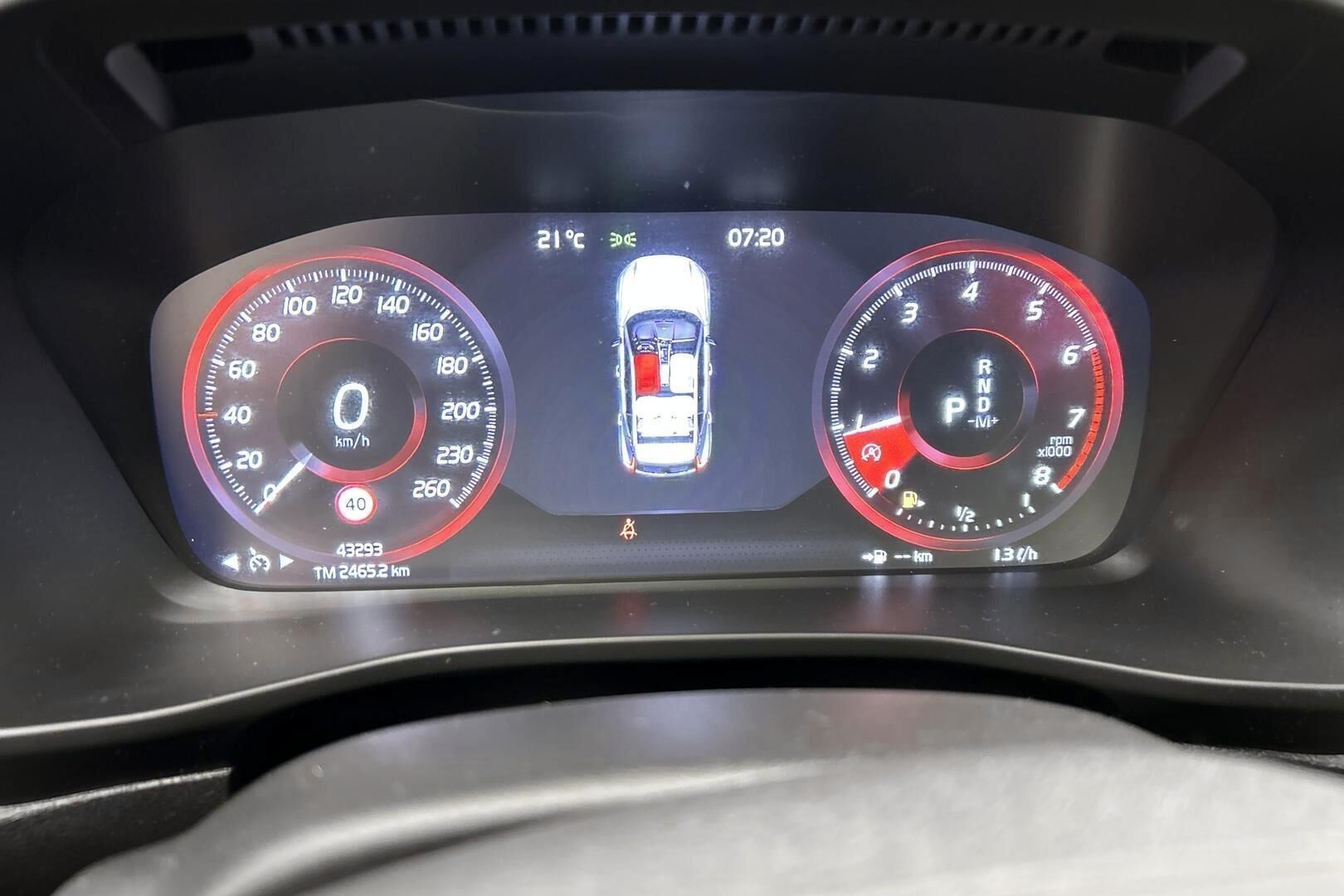 Volvo XC40 iso kuva 11