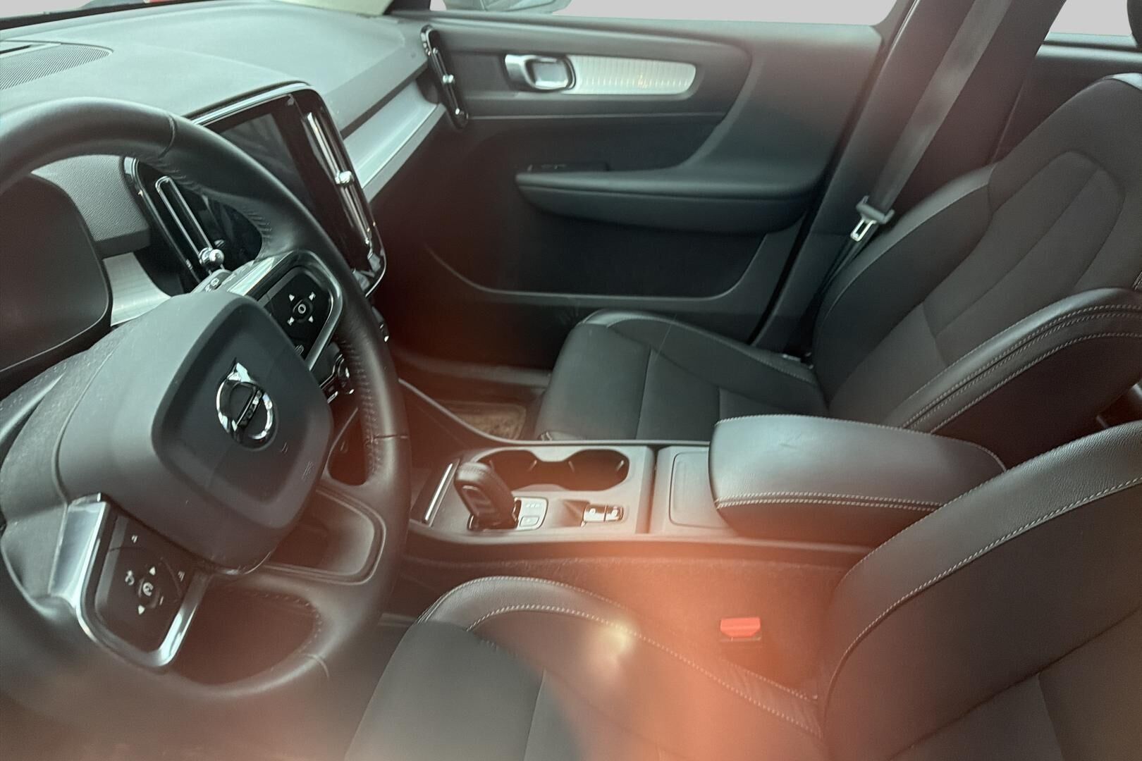 Volvo XC40 iso kuva 2