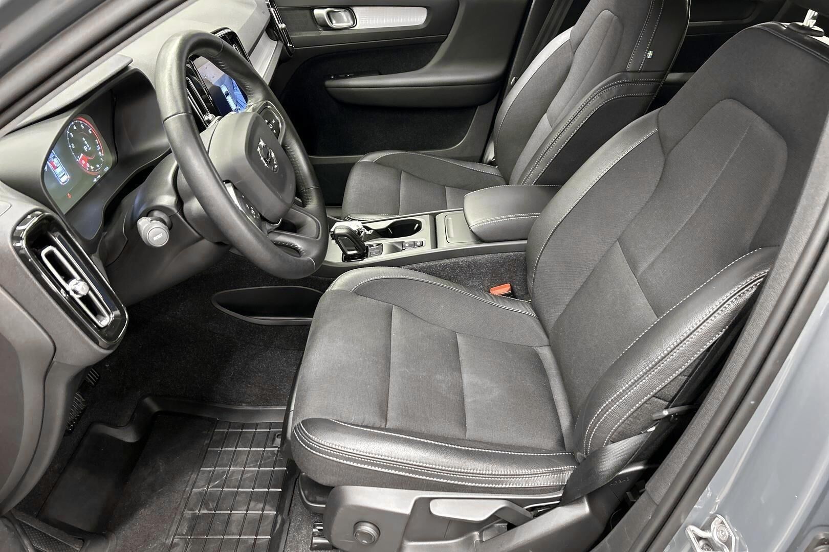Volvo XC40 iso kuva 20