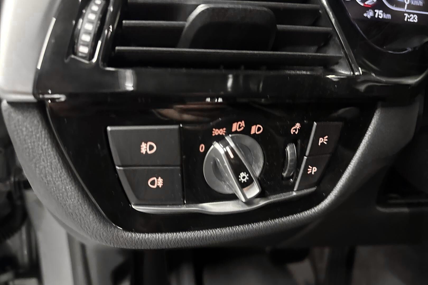 BMW 5-sarja iso kuva 24