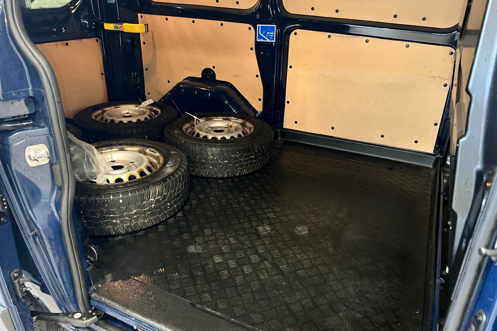 Ford Transit Custom iso kuva 8