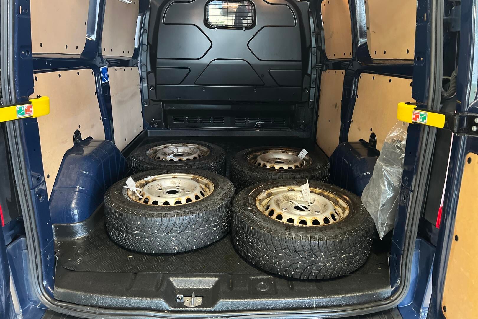 Ford Transit Custom iso kuva 22