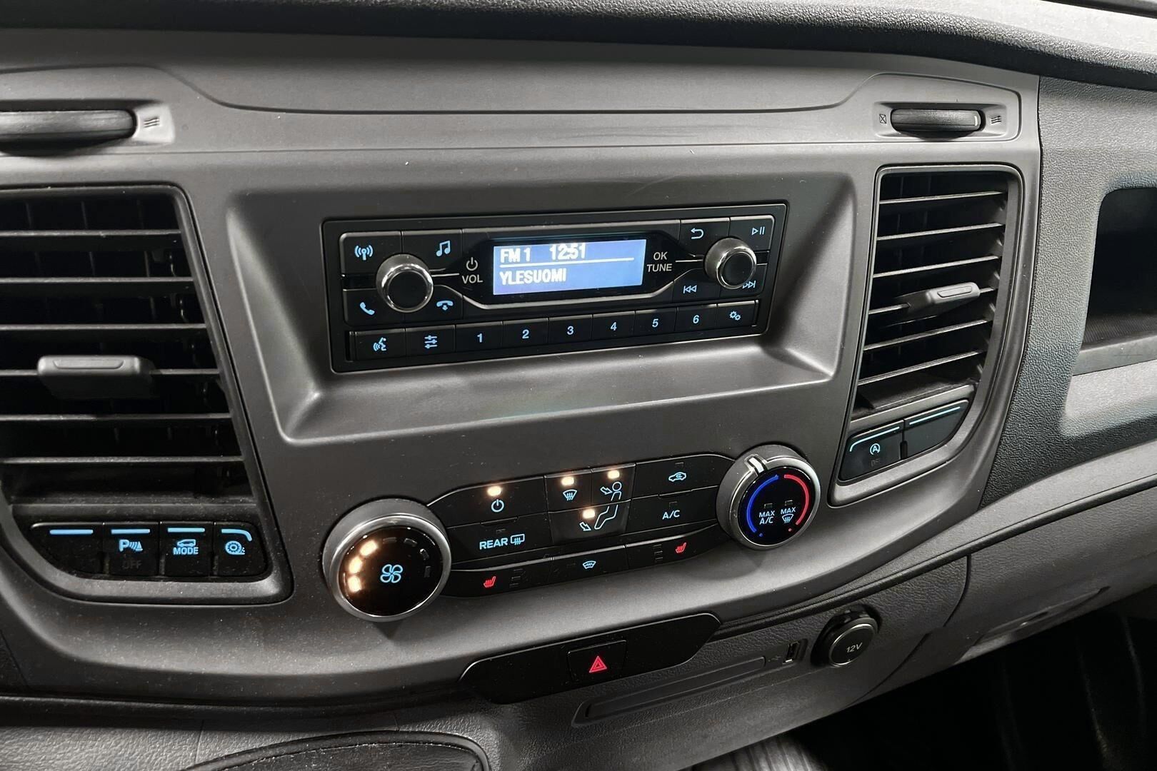 Ford Transit Custom iso kuva 12