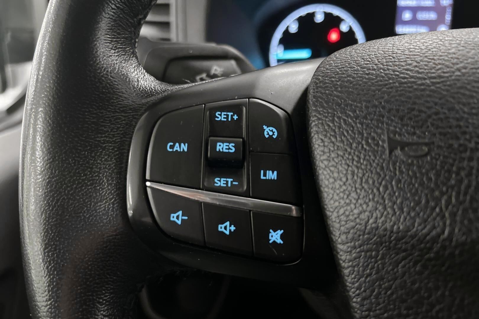 Ford Transit Custom iso kuva 14