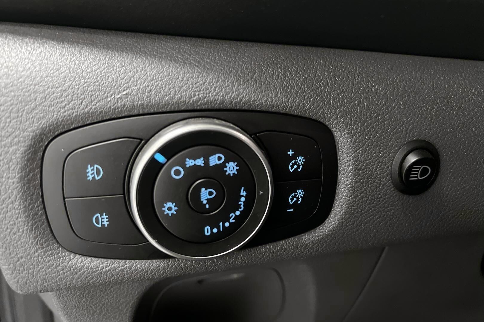 Ford Transit Custom iso kuva 16