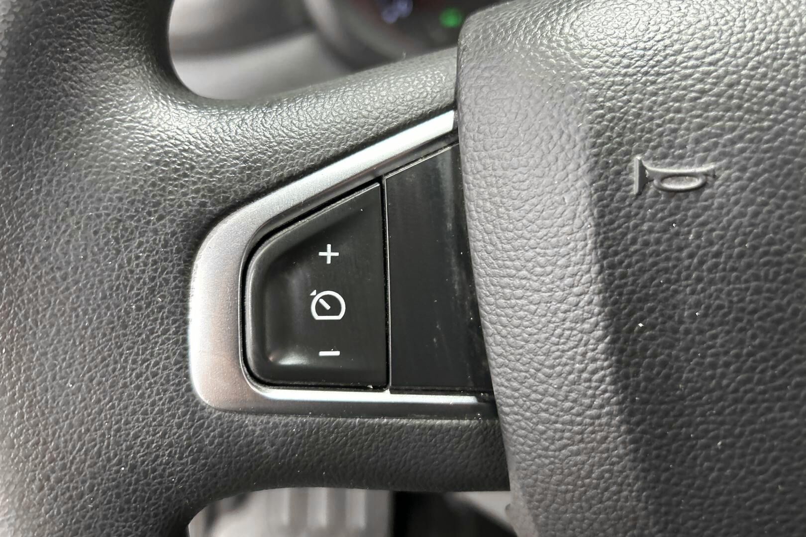 Renault Master iso kuva 13