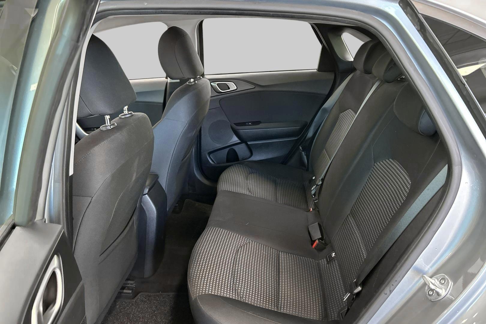 KIA Ceed iso kuva 10