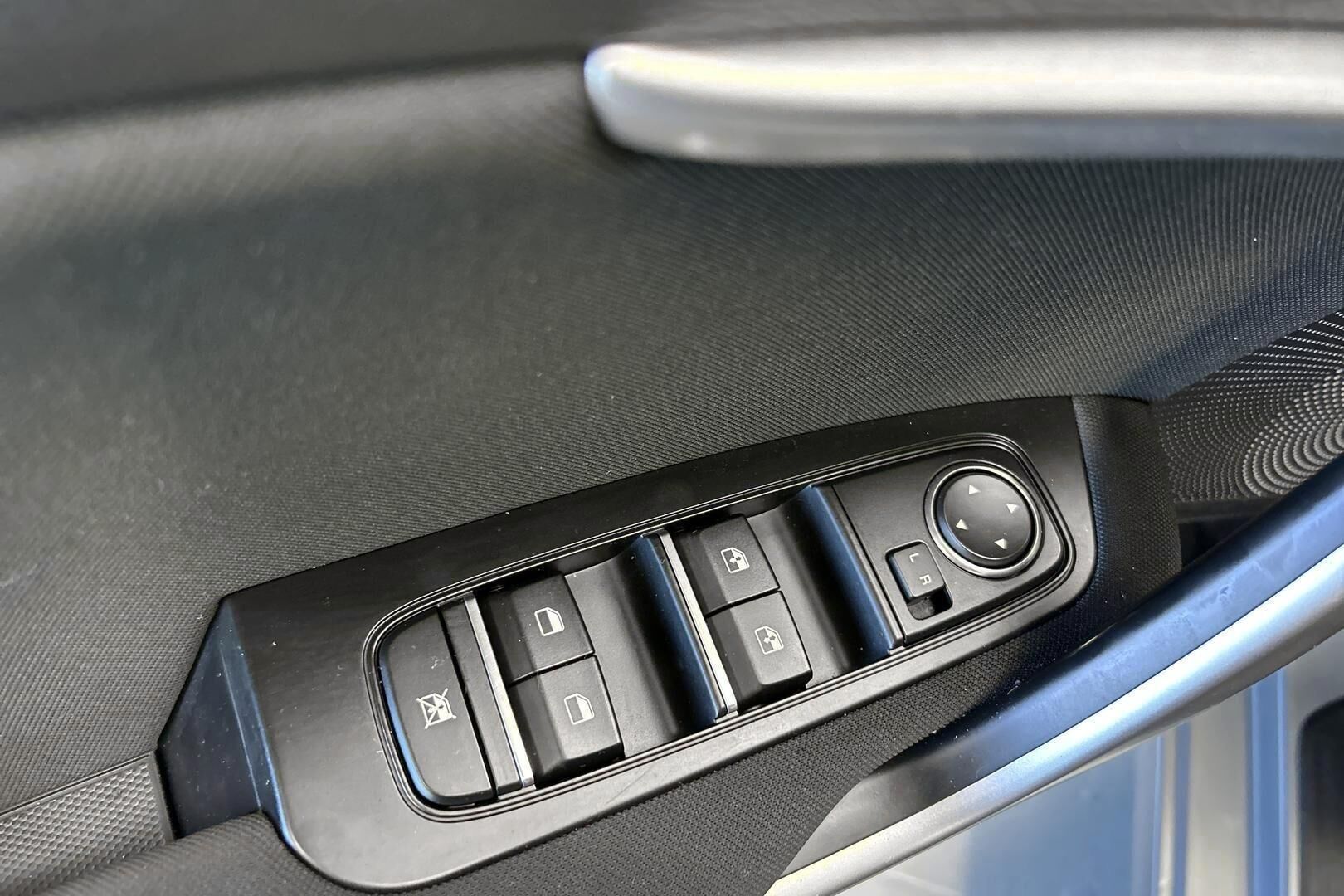 KIA Ceed iso kuva 14