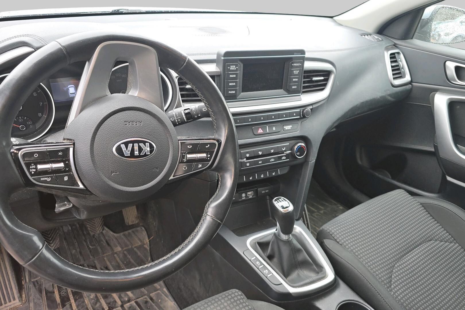 KIA Ceed iso kuva 2