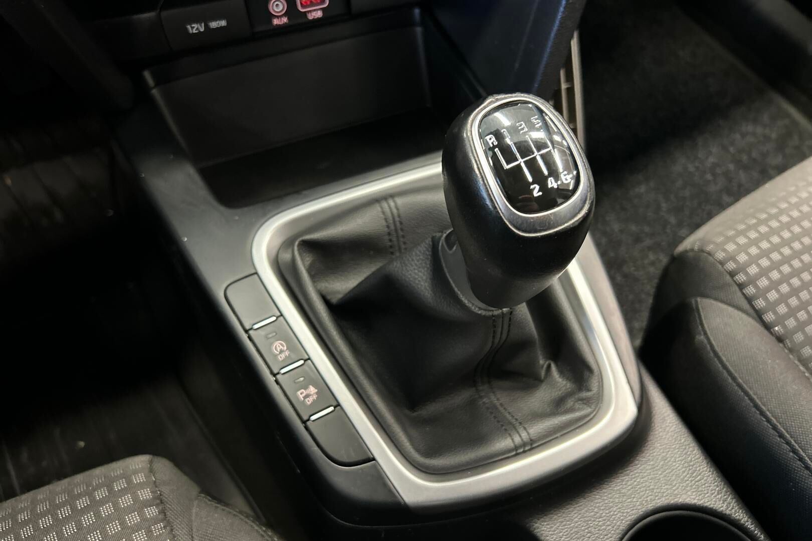 KIA Ceed iso kuva 20