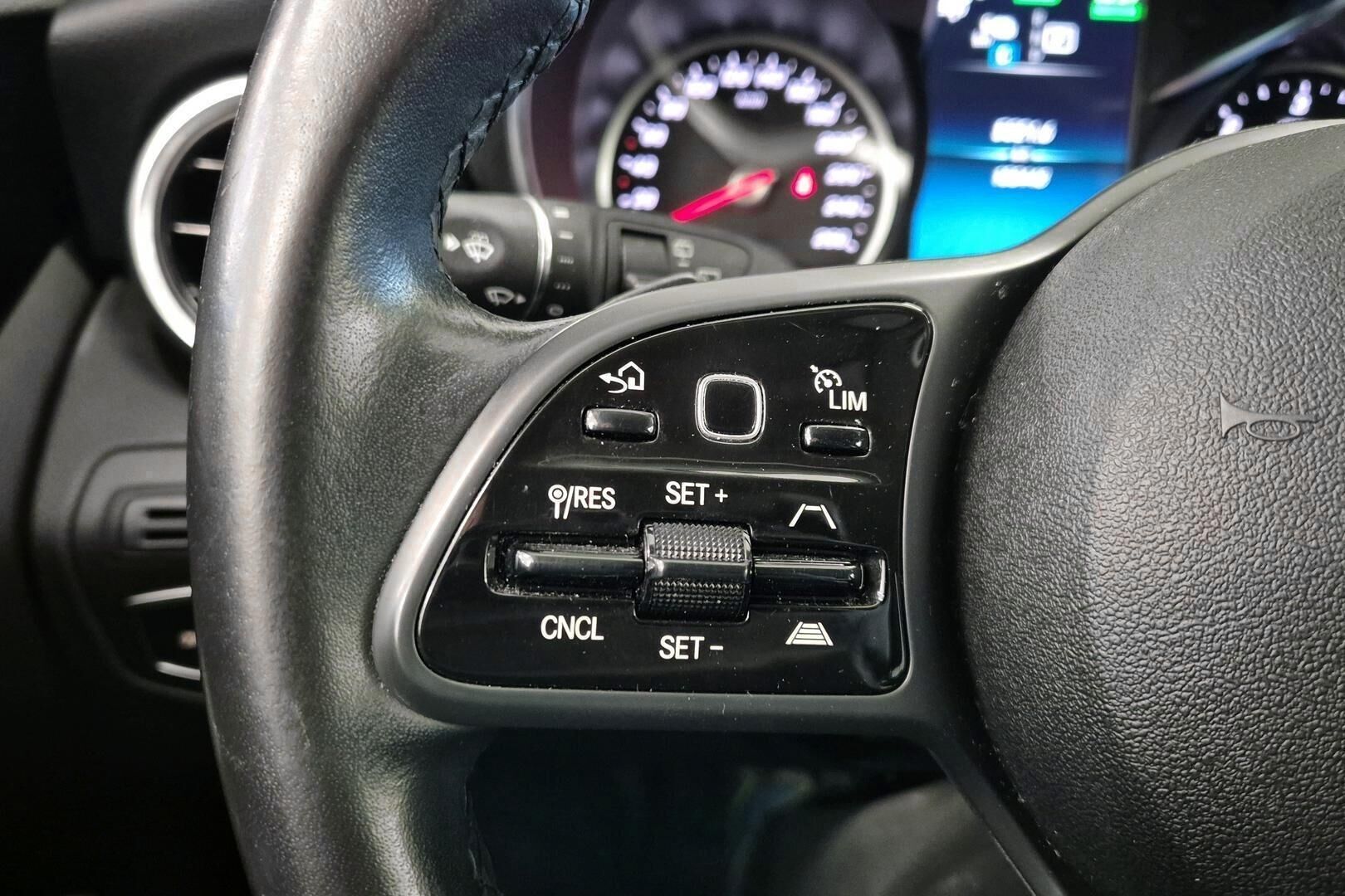 MERCEDES-BENZ C iso kuva 18
