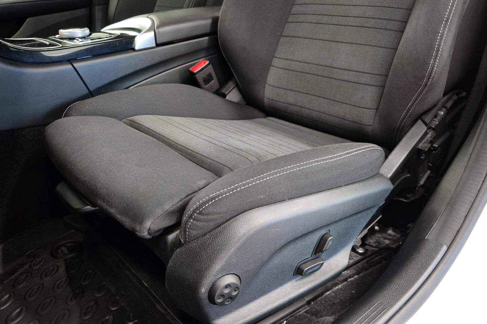 MERCEDES-BENZ C iso kuva 21